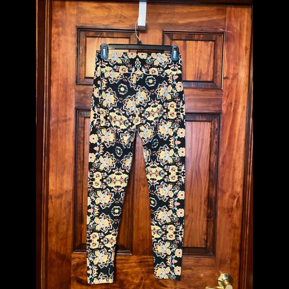 LuLaRoe Pastel Psychedelic 70s Vibes Floral OS Leggings - Picture 4 of 12